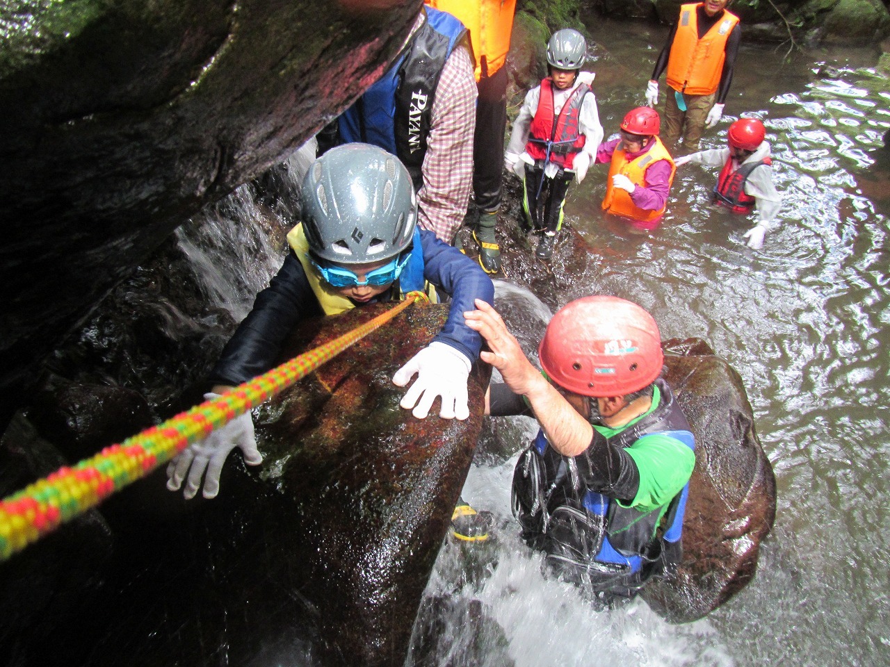 長谷渓谷シャワークライミング体験 （7月下旬～8月31日まで）（フィールドネット仁淀川）