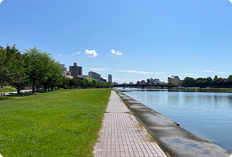 鏡川みどりの広場