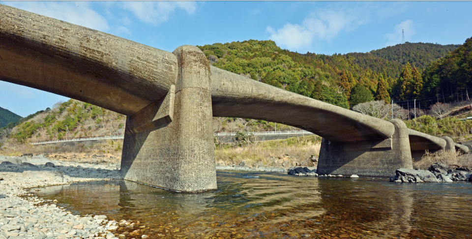 上岡沈下橋