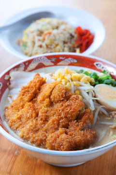 ラーメン 自由軒 越知本店