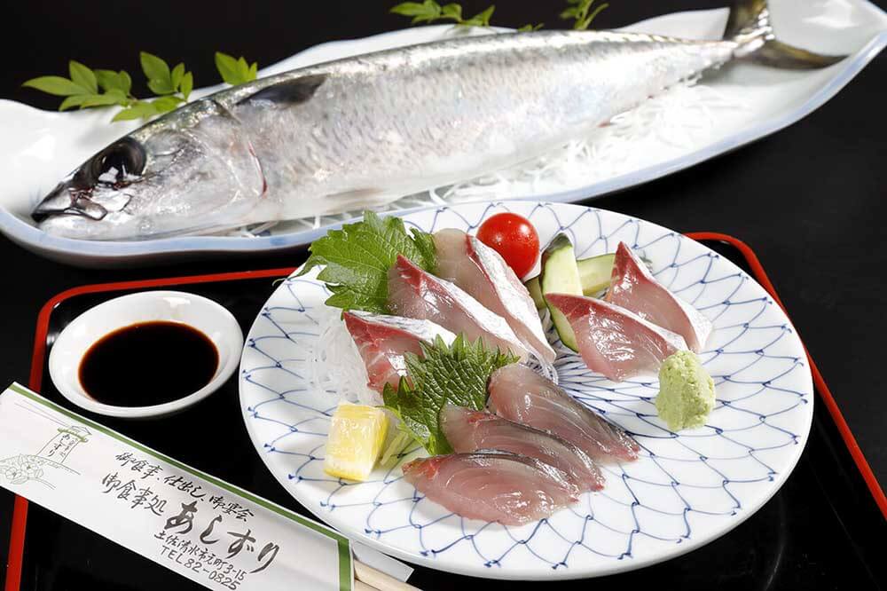 清水サバの刺身